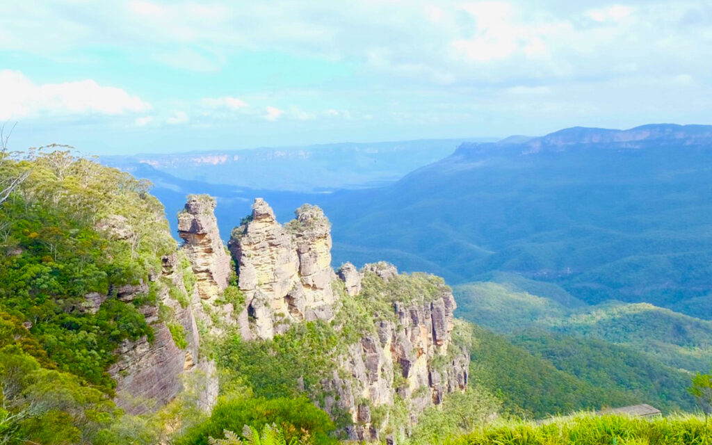 Đừng Bỏ Lỡ Nếu Đến Sydney – Blue Mountains Cùng Truyền Thuyết Ngọn Núi Ba Chị Em | Tammy Thanh | Travels and Culture